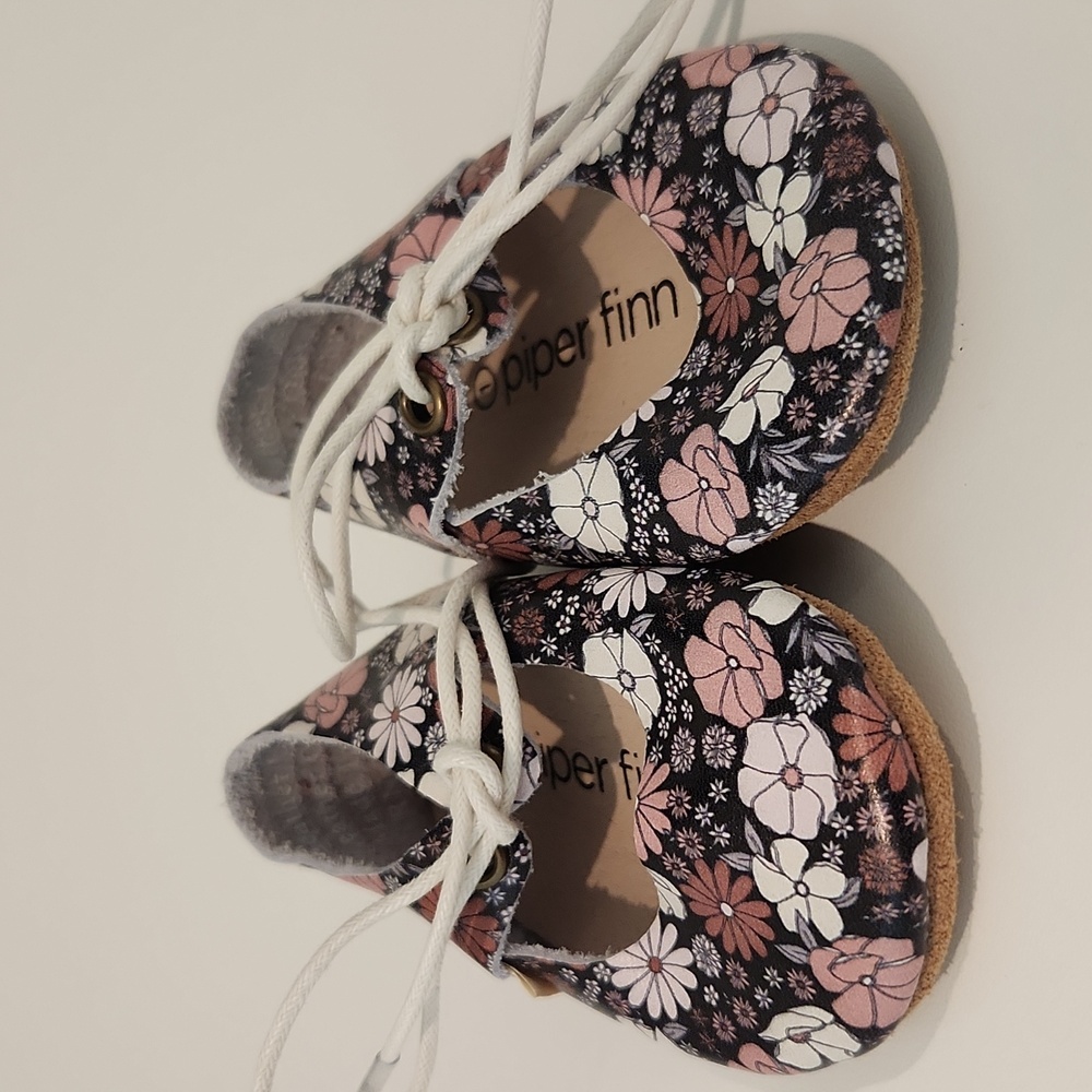 Piper Finn Baby Shoes NWOT - Picture 3 of 4